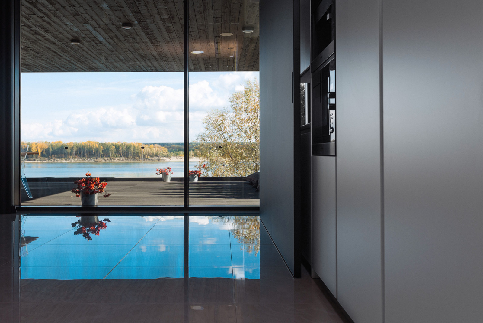 Зачем вам: Стеклянные фасады