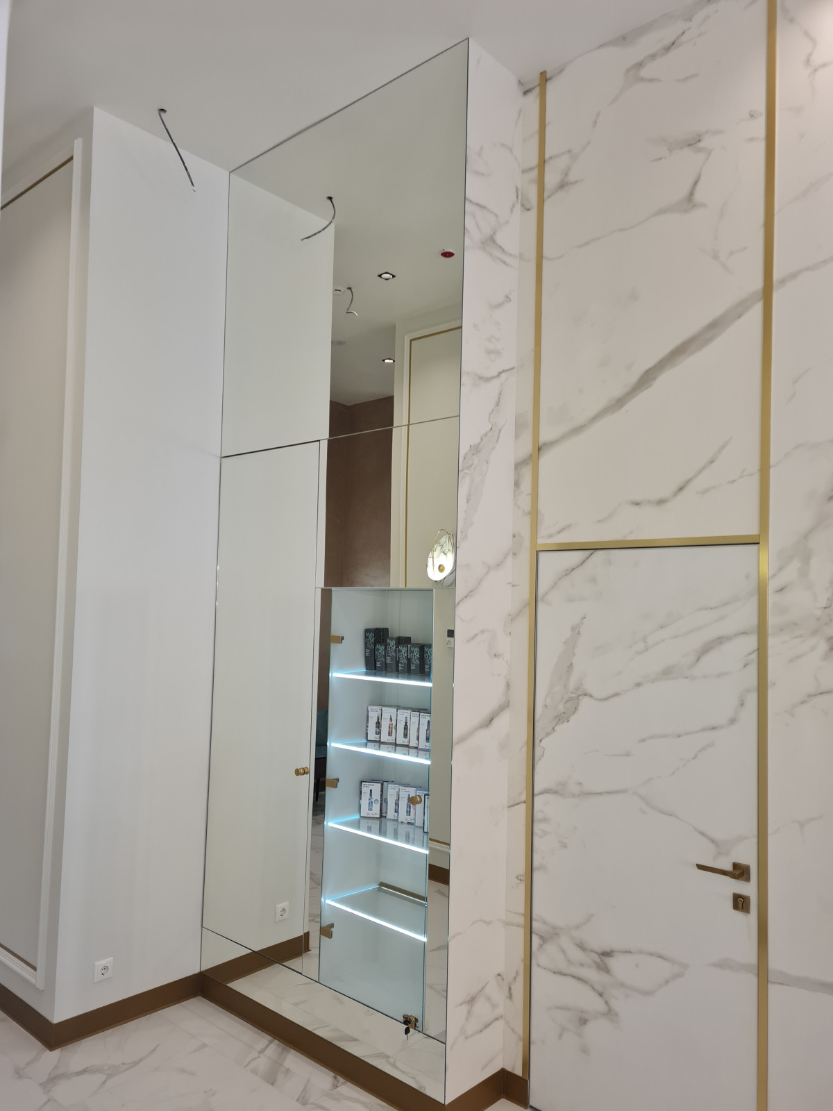 Обложка проекта: Мебель из стекла