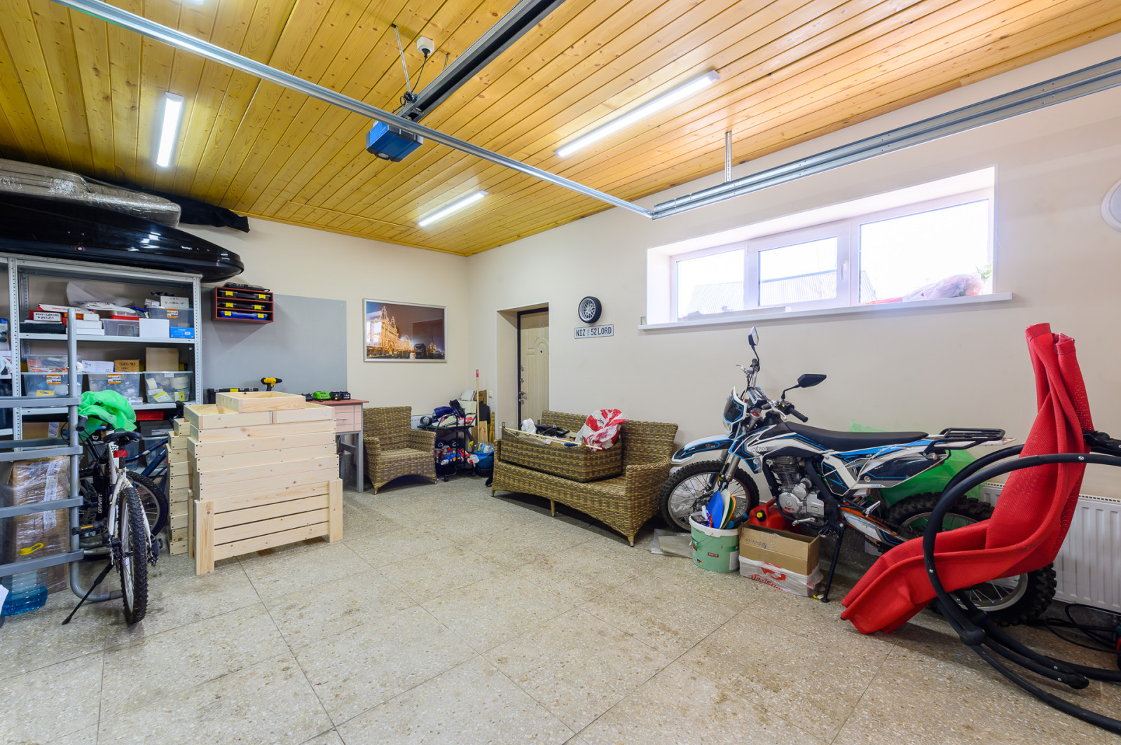 отделка дома из оцилиндрованного бревна