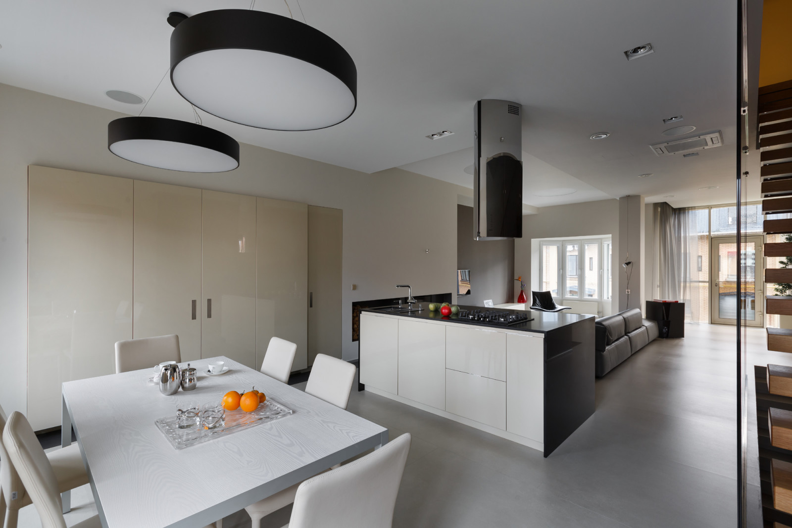 Реконструкция трехэтажного таунхауса в Санкт-Петербурге.