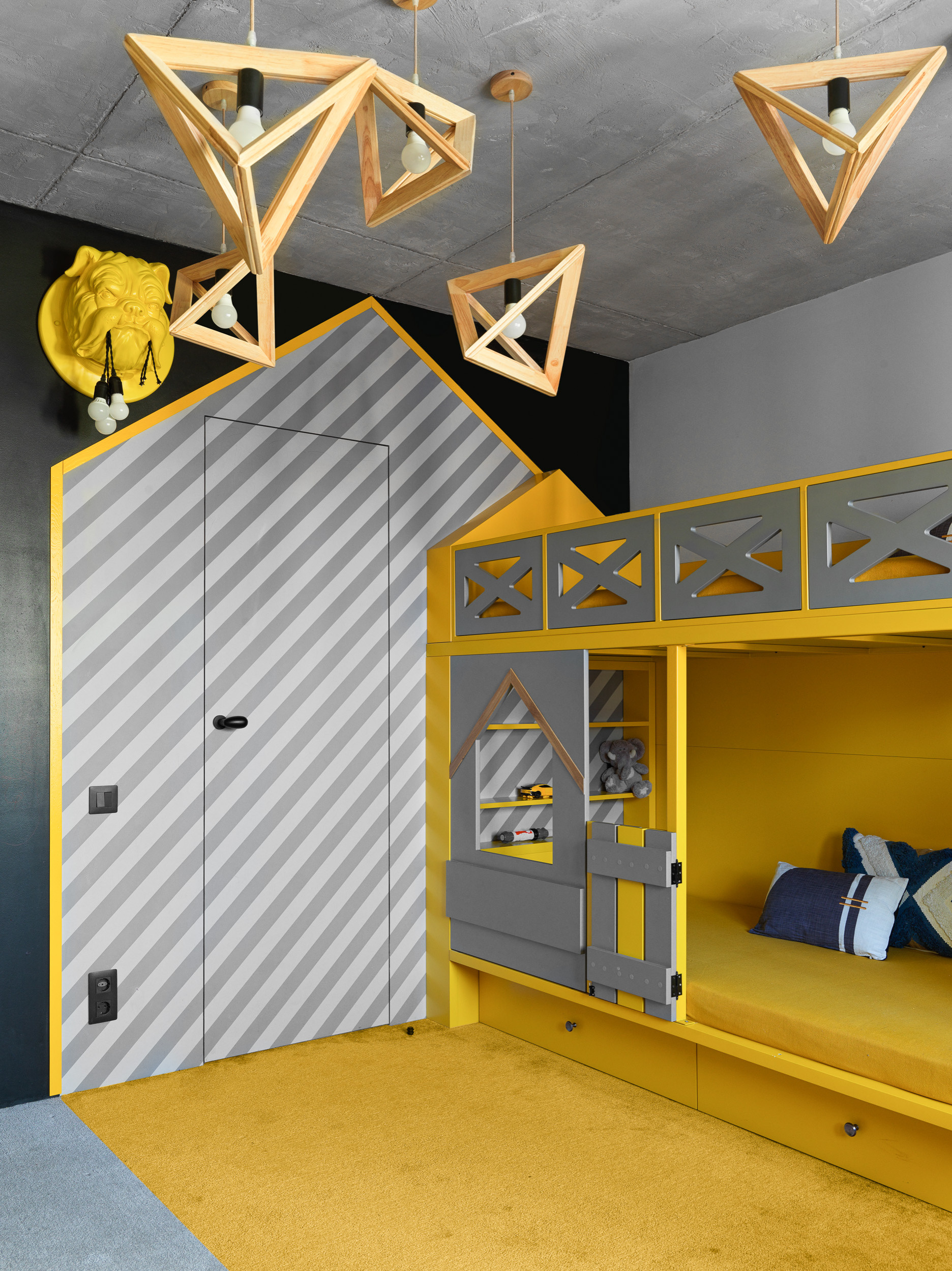 Houzz тур: Брутальная квартира с комнатой для коллекции гитар