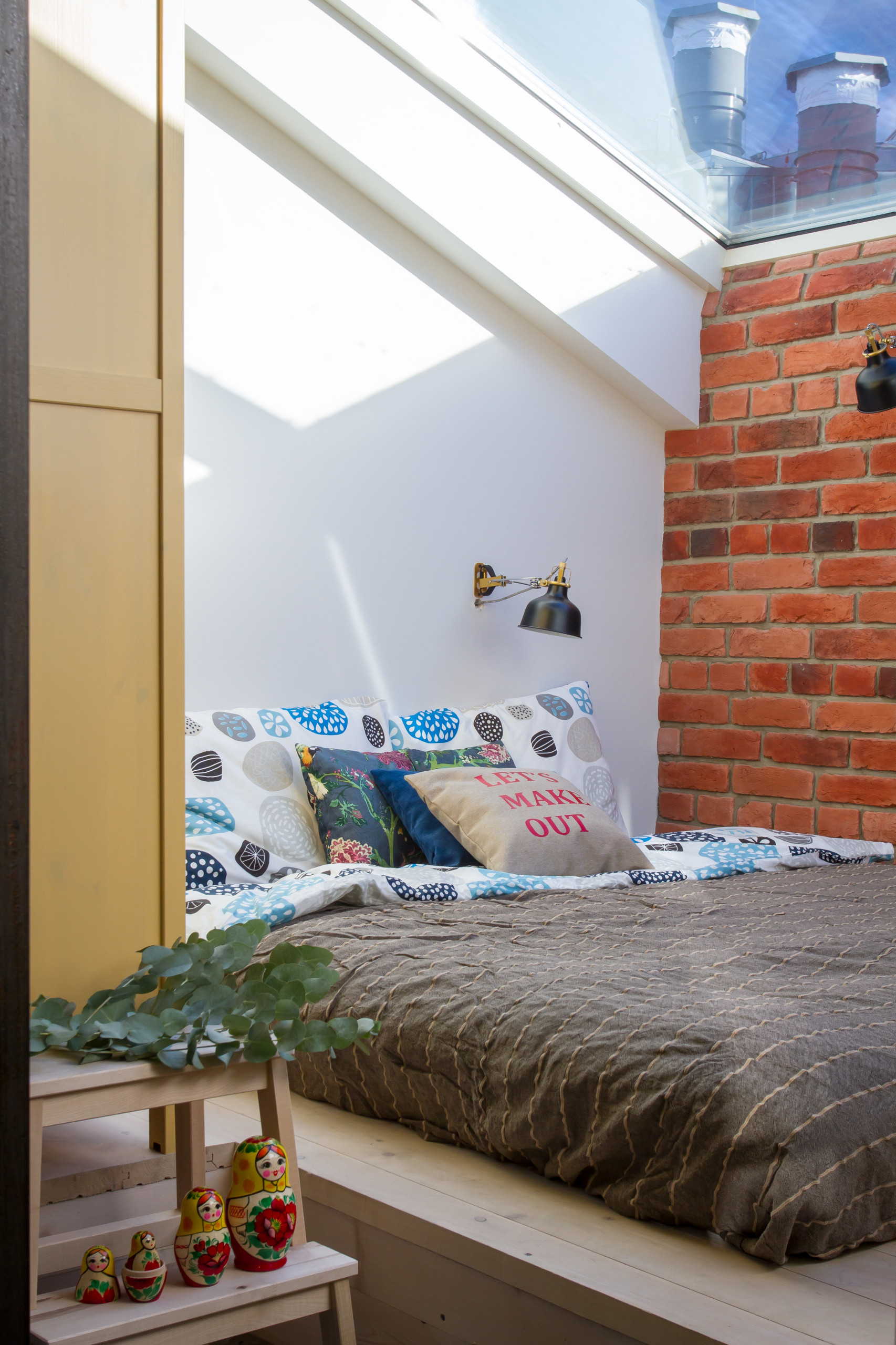 Houzz тур: Лофт на мансардном этаже с видом на крыши Питера