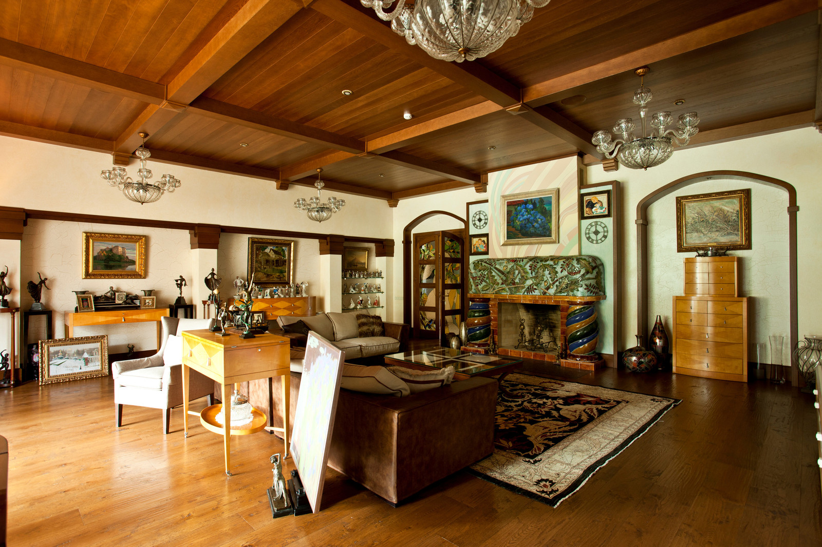 Дом с бассейном