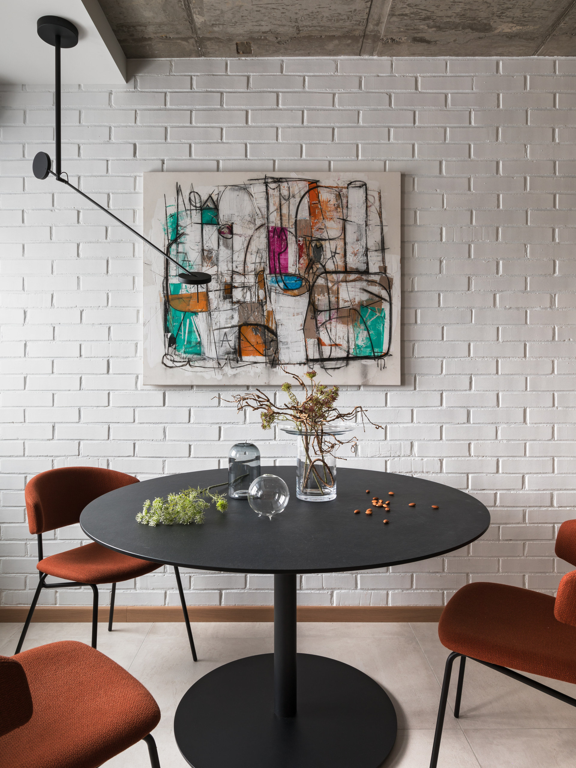 В гостях: Минимализм с акцентами на живопись