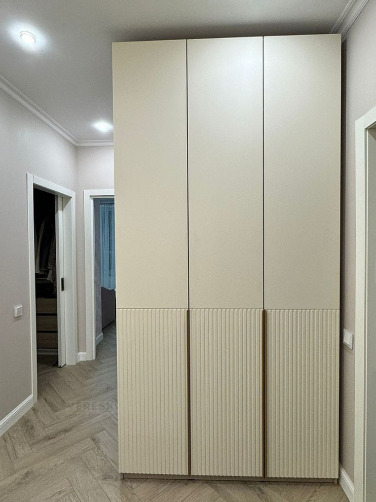 Распашные шкафы