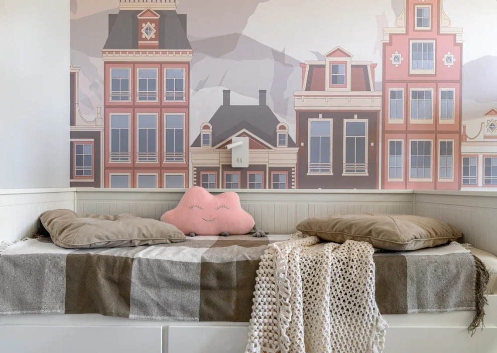 Квартира в стиле фьюжен с золотистой вытяжкой и коллекцией статуэток