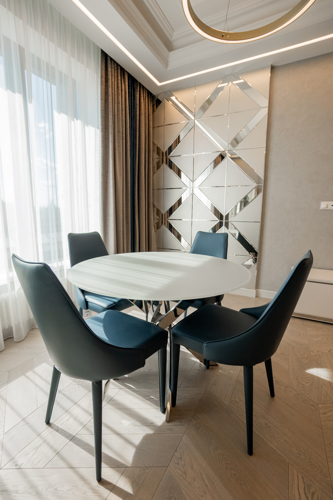 РЕМОНТ ДВУХКОМНАТНОЙ КВАРТИРЫ 60 КВ. М В СТИЛЕ НЕОКЛАССИКА