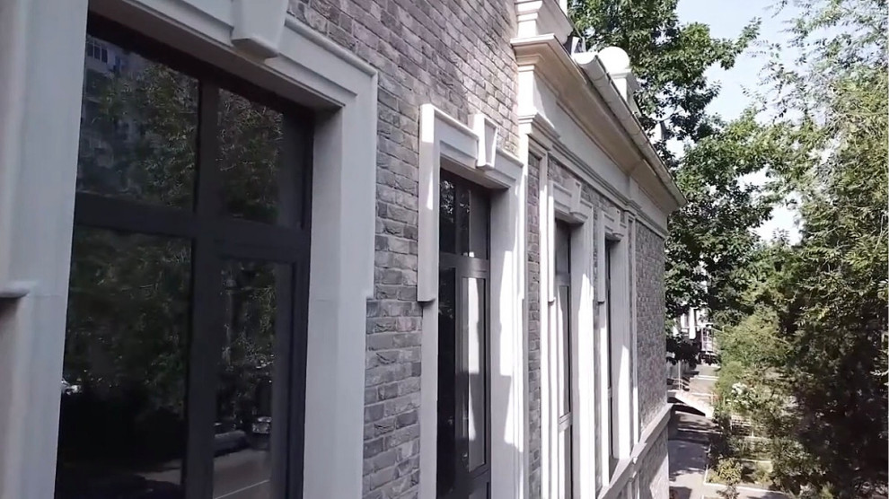 Фасадный декор для общественного здания