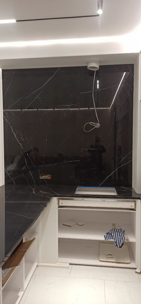 Обложка проекта: П-образная столешница из керамогранита