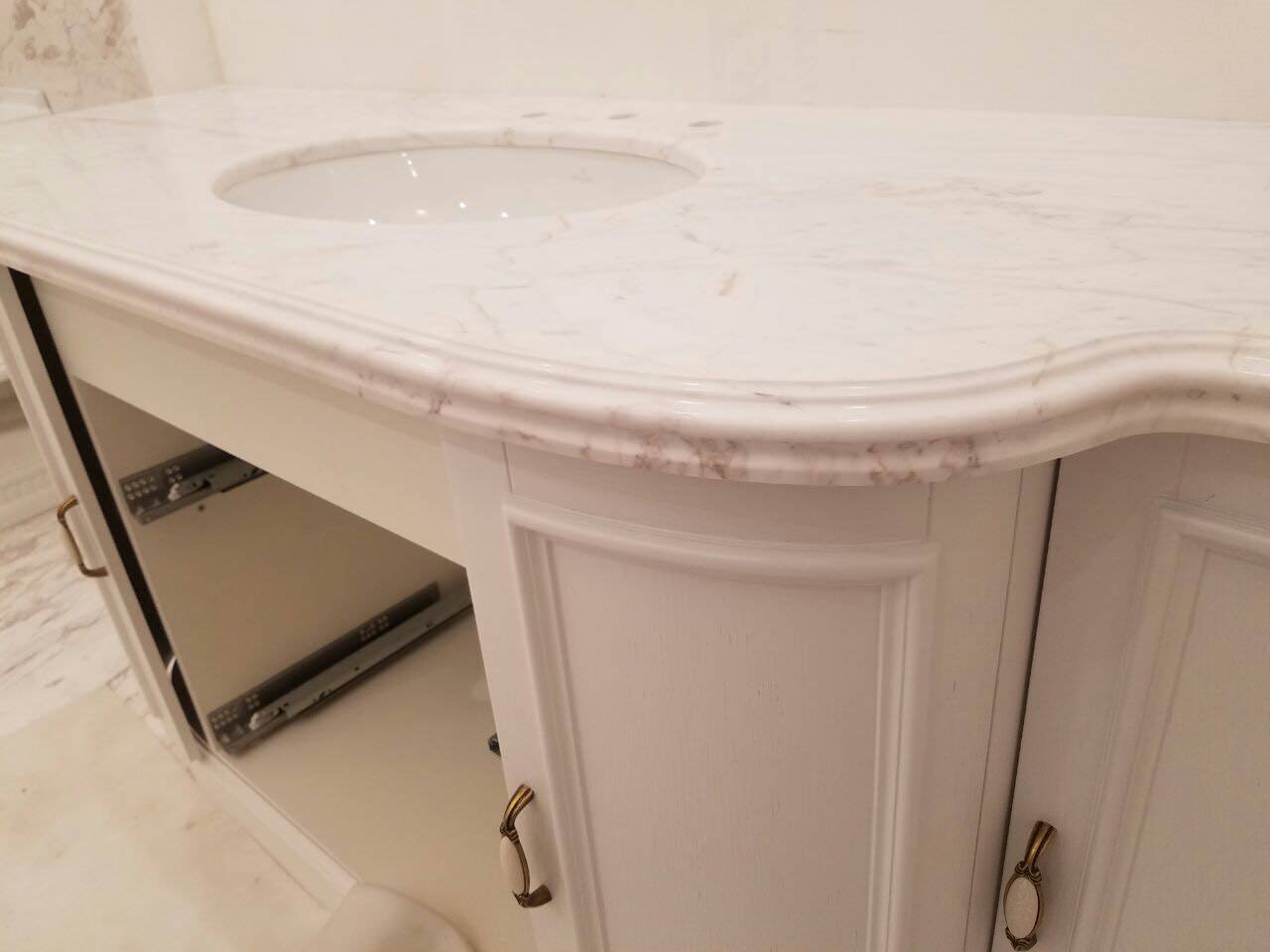 Отделка Ванной комнаты мрамором "Volokas" (Греция)