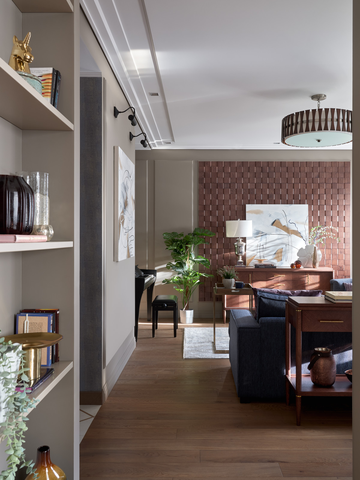 Современный интерьер с отсылкой к классике. Дизайнер Татьяна Нацвина.