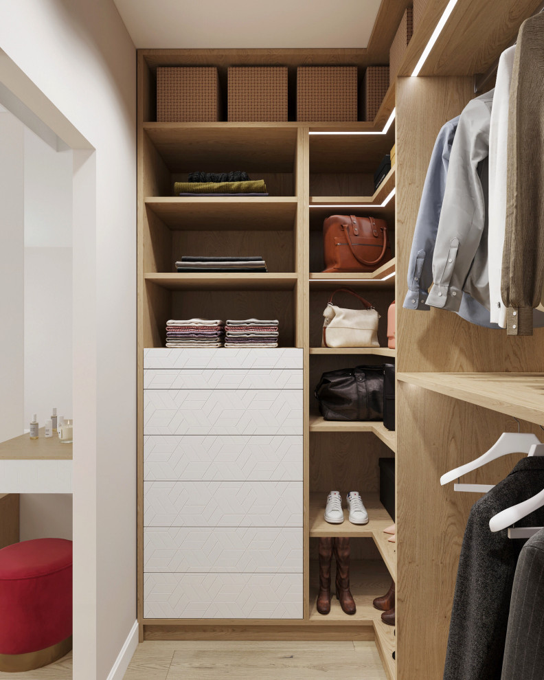 Трехкомнатная квартира в Комунарке.