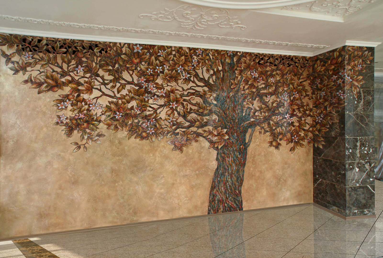 Мозаика Дерево жизни интегрированная в плоскость декоративной шуткатурки и натур