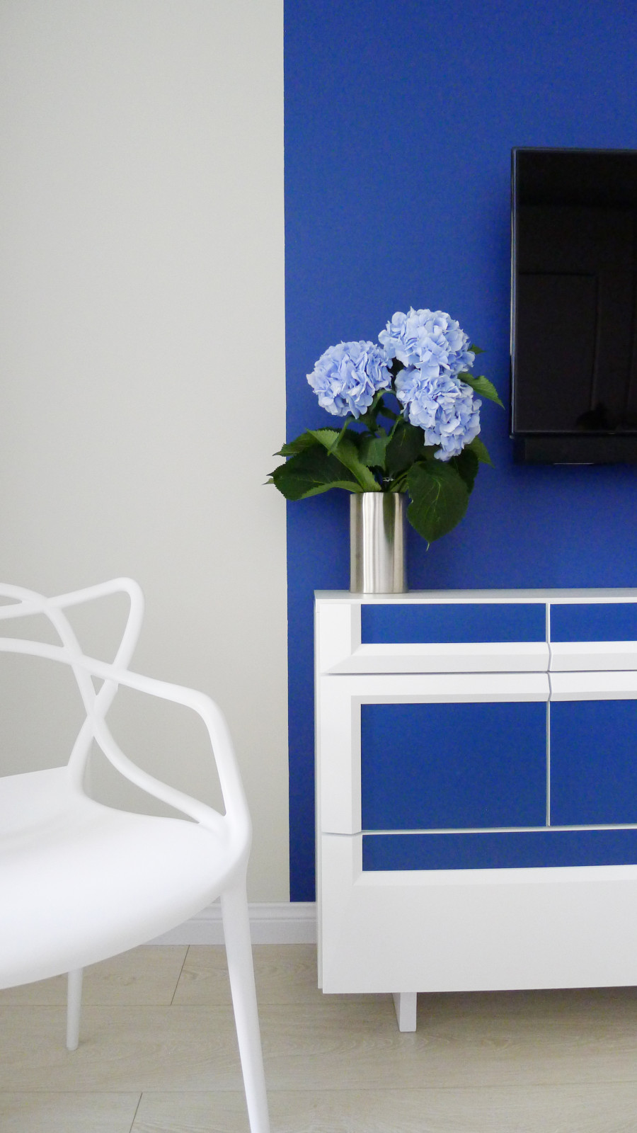 2-х комнатная квартира с синим и розовым