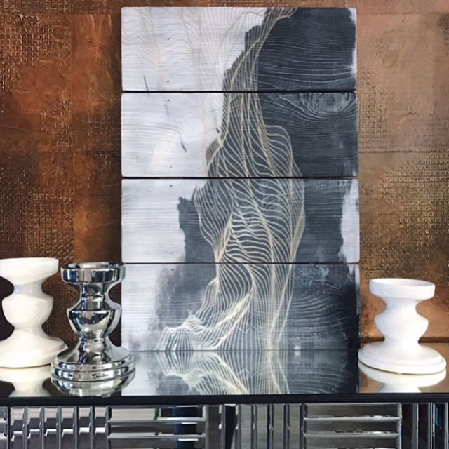 Образцы на консоли в дизайн студии