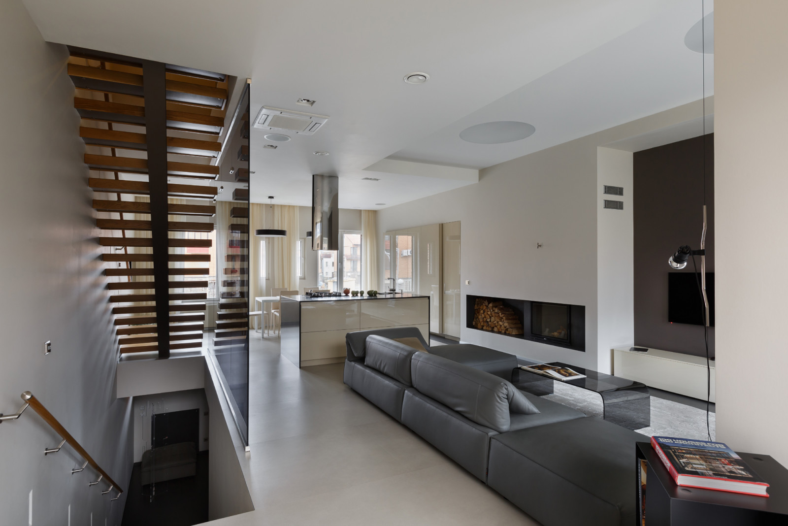 Реконструкция трехэтажного таунхауса в Санкт-Петербурге.