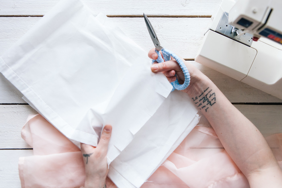 DIY: Рулонная штора на дачное окно