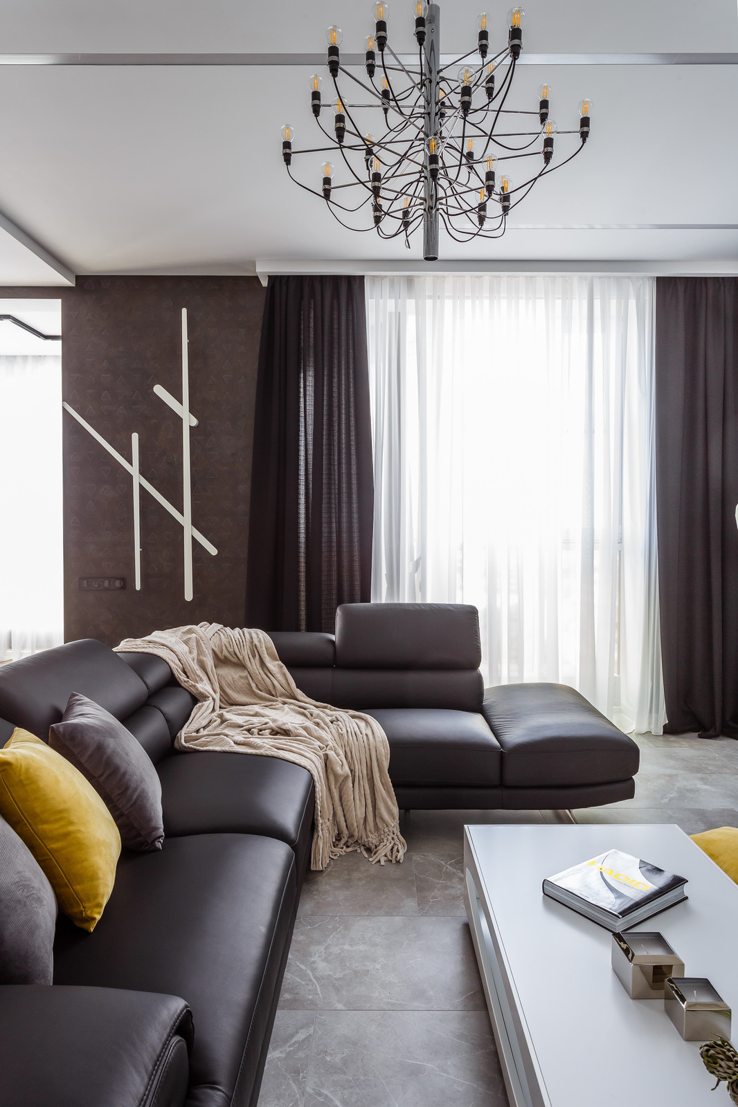 Фото гостиной реализованного проекта квартиры ЖК "Адмирал".