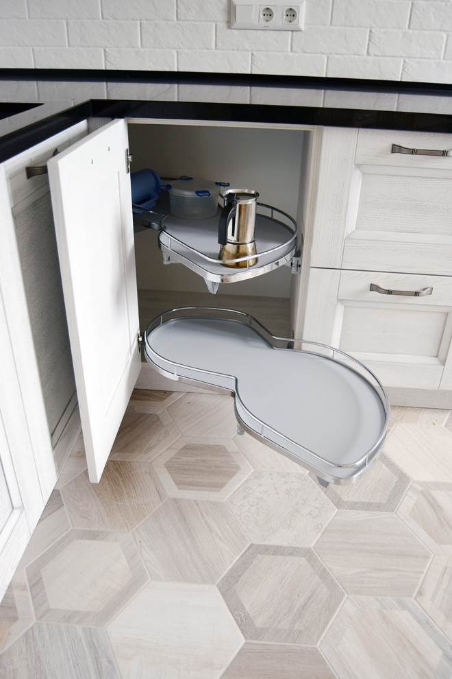 Кухня с фасадами из массива ясеня