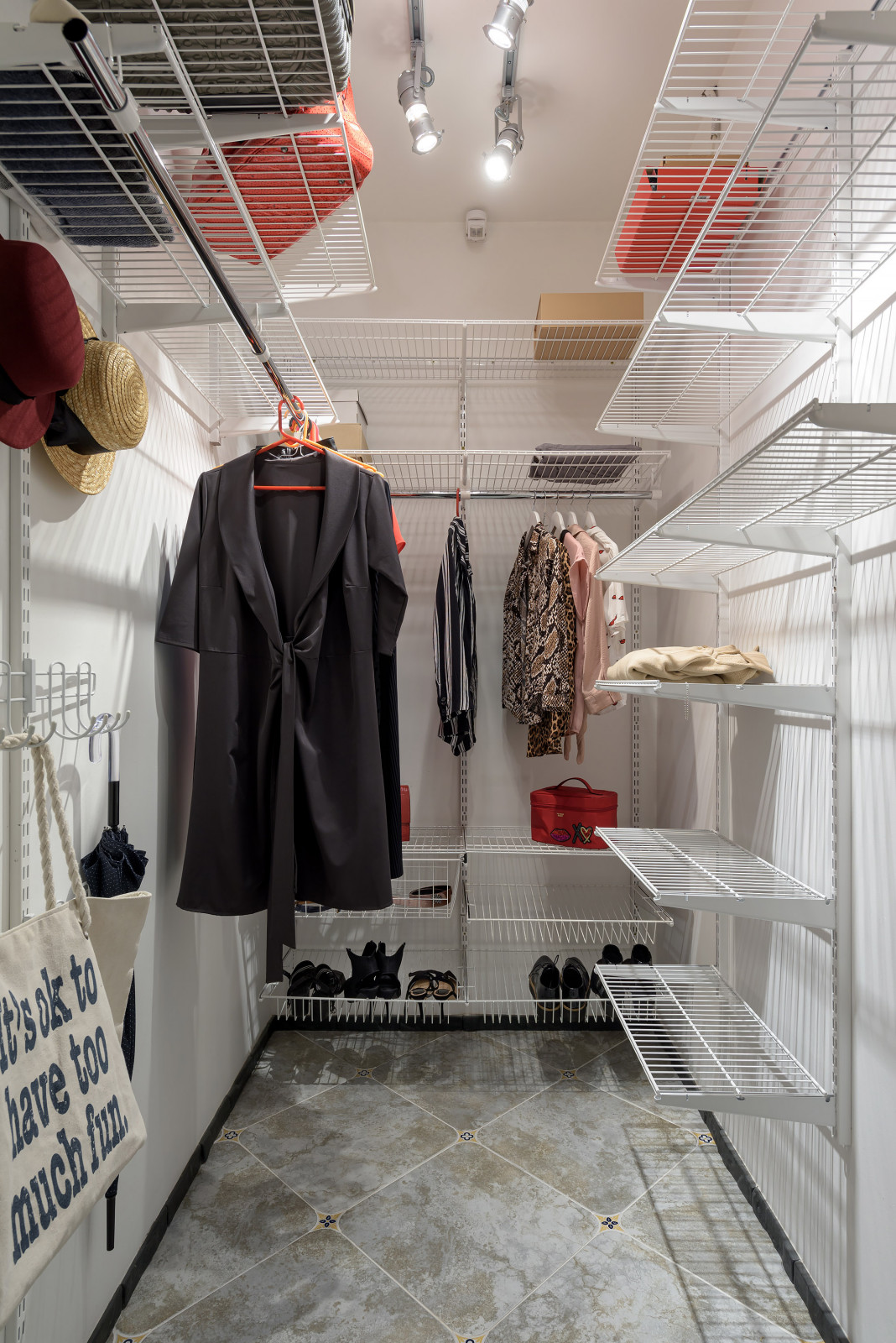 "Forever young". White Cozy Home.