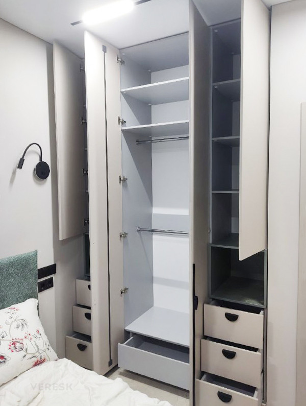 Встроенные распашные шкафы