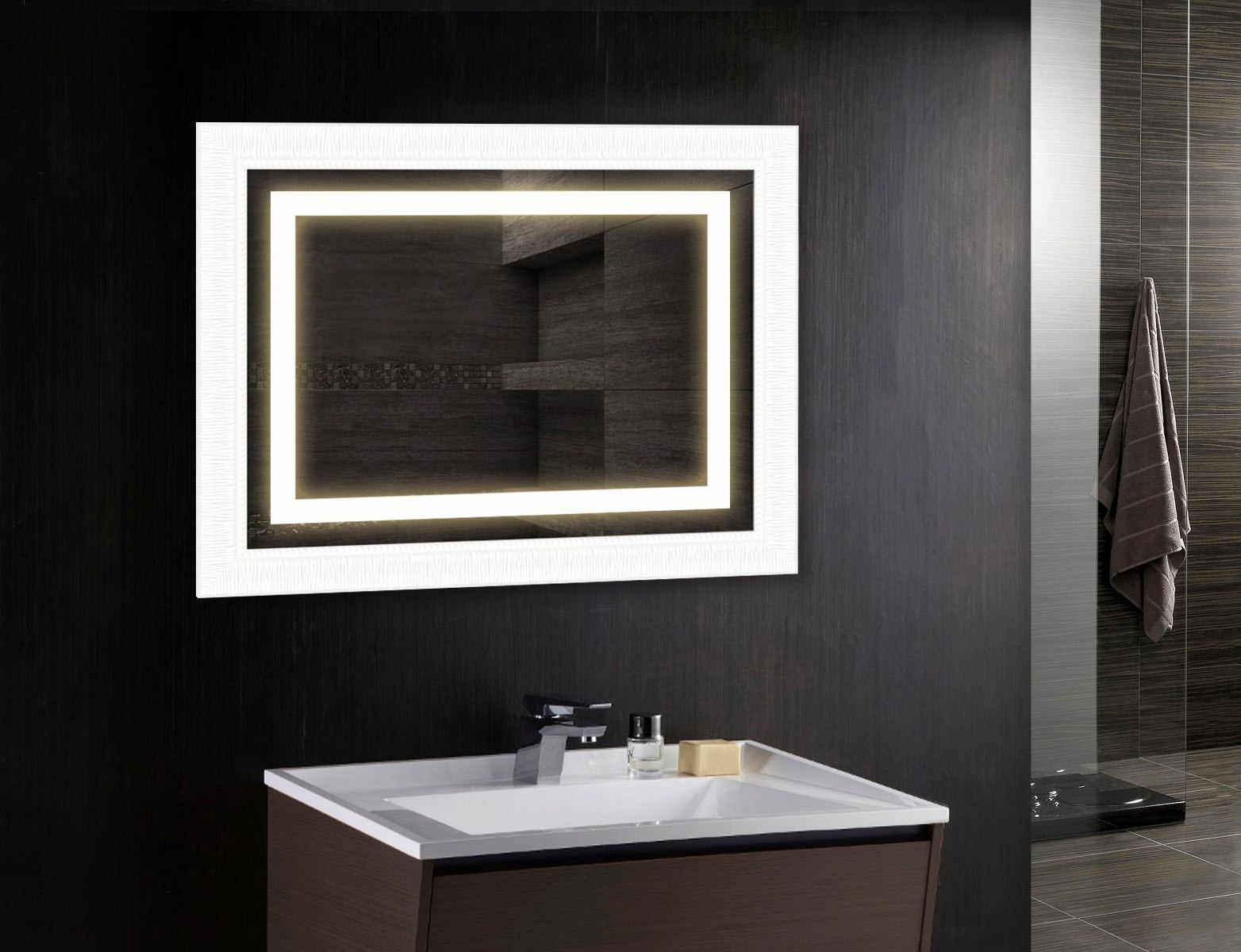 Зеркала с подсветкой в раме