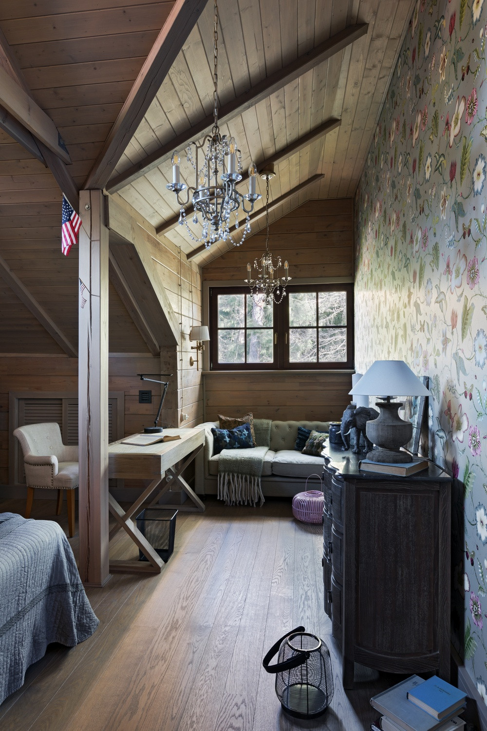 Дом в соснах