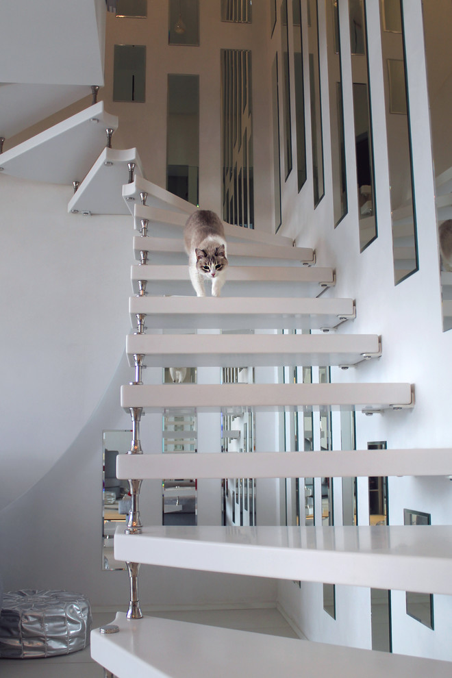 Обложка проекта: Лестница для маленькой квартиры