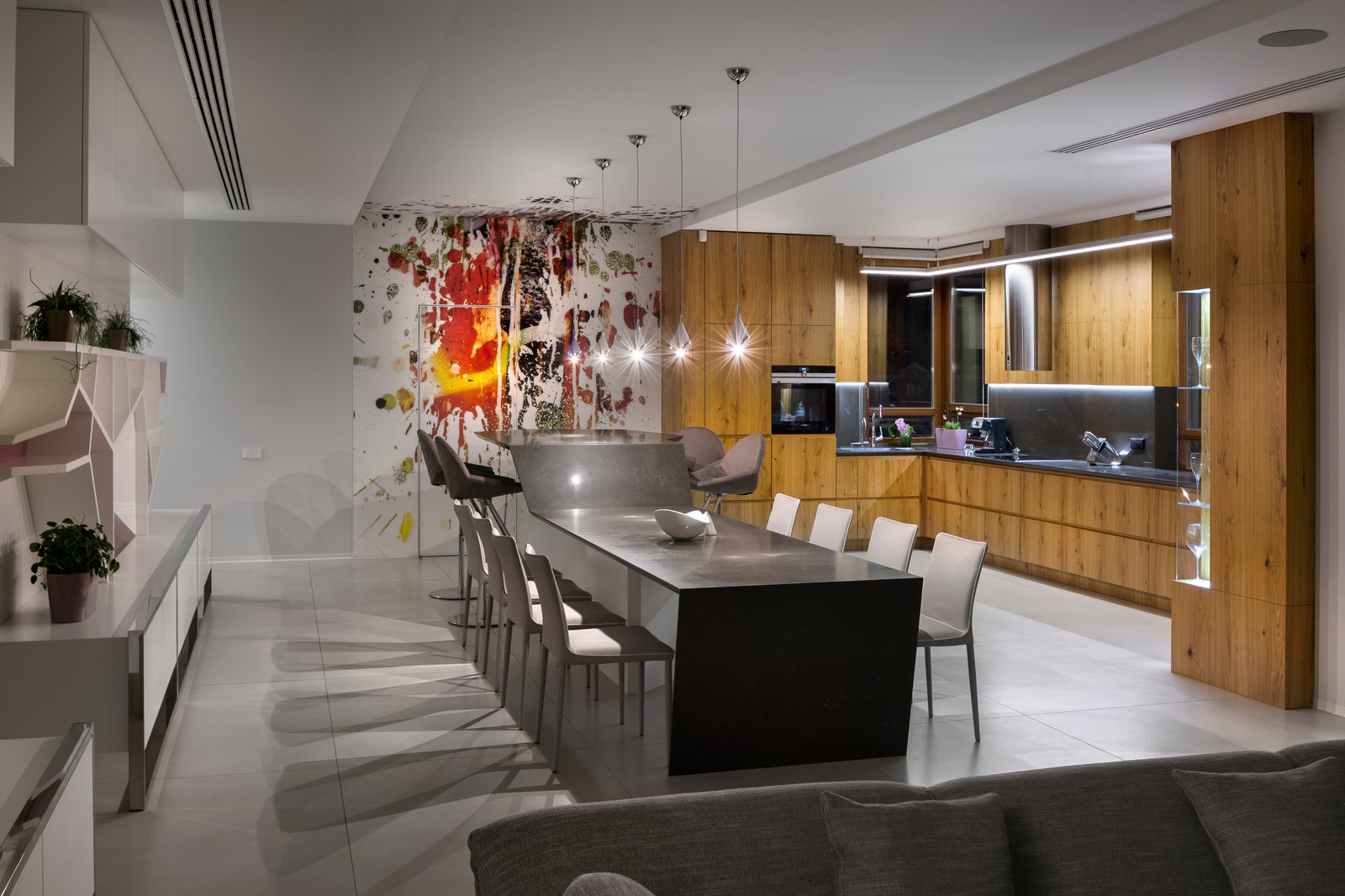 On the verge of illusion