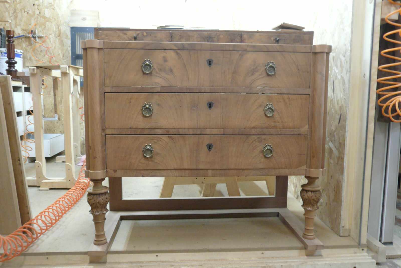 Реставрация туалетного столика