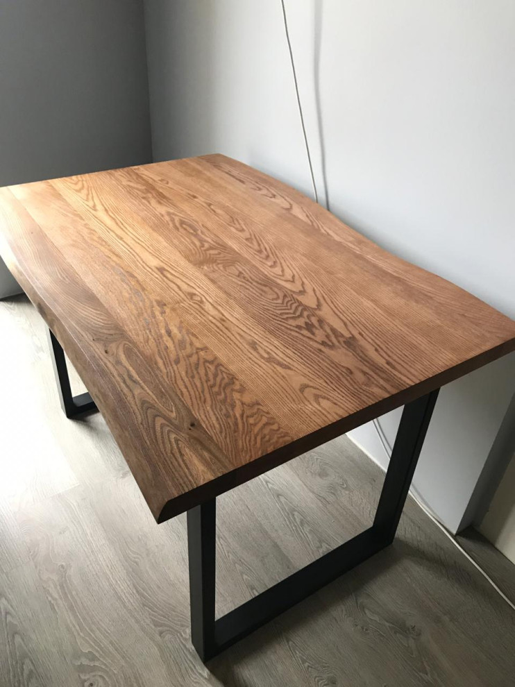 Обложка проекта: Кухонный стол