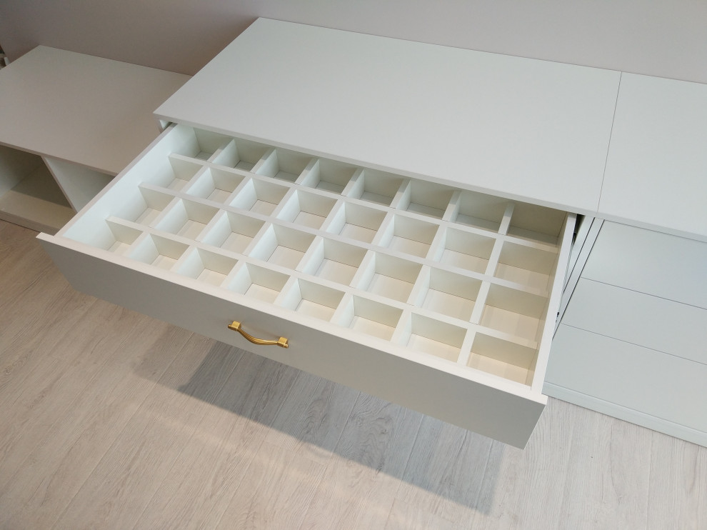 Гардеробная комната для девушки