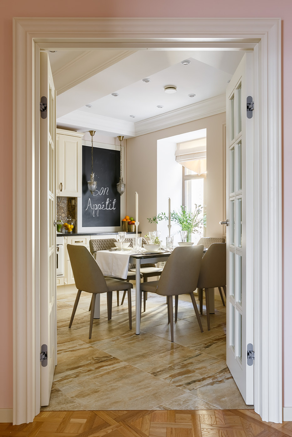 Cambria Wellington&Bukingham. Кухня-столовая. Столешница и стеновая панель