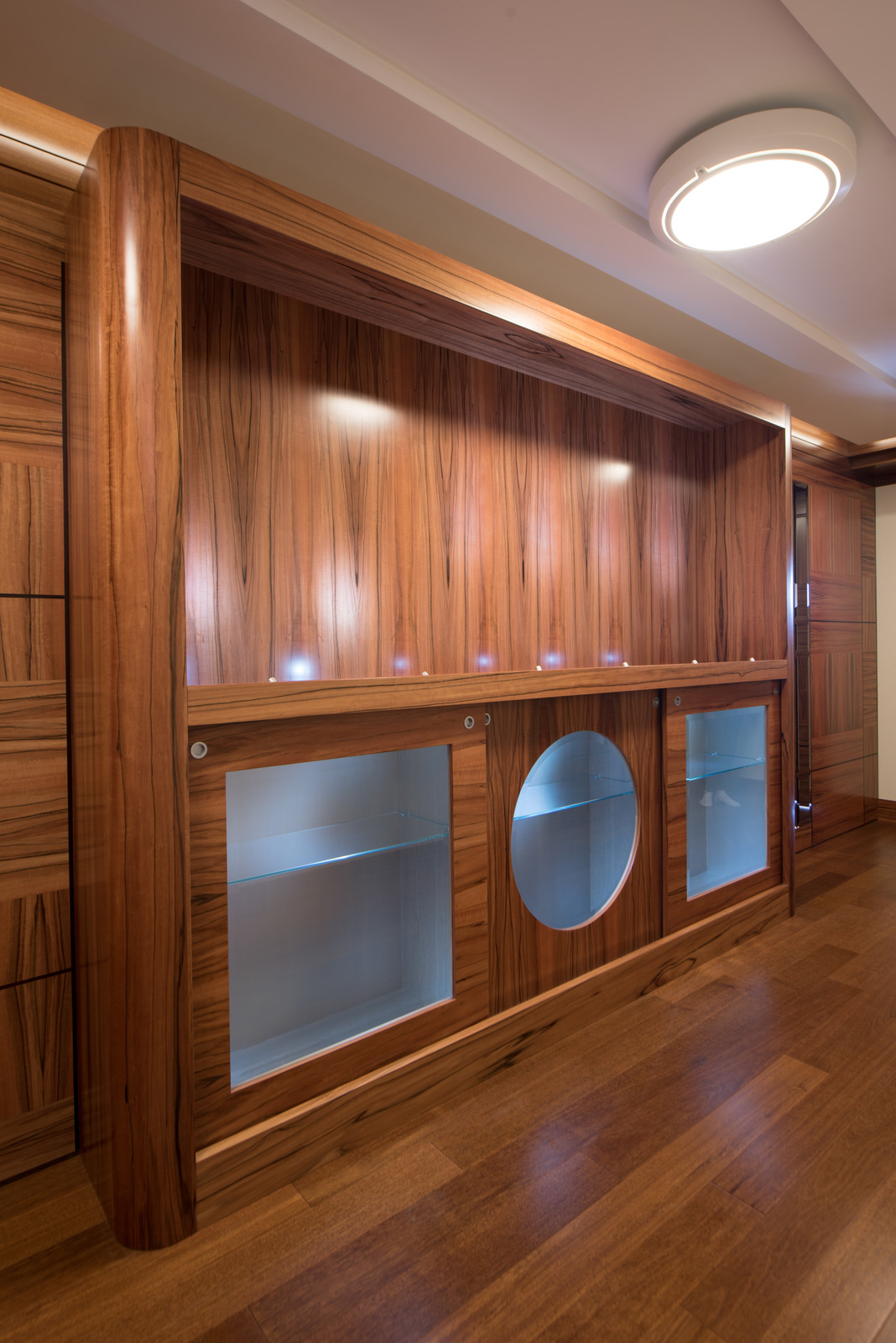 Яхтенный стиль. Элитная мебелькомод