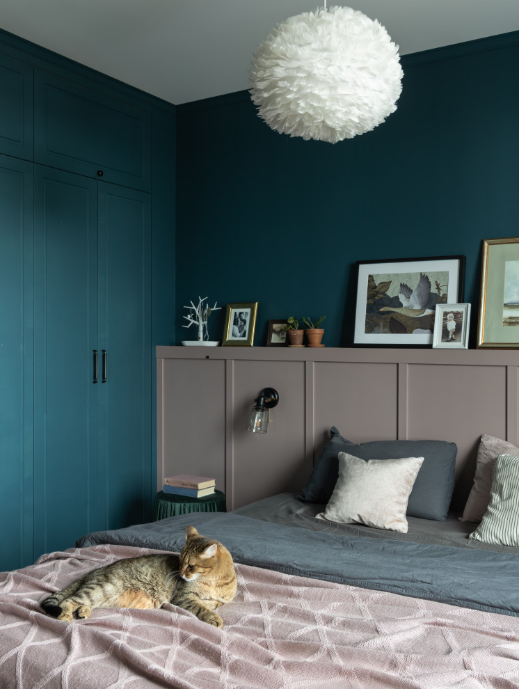 Спальня родителей. Кровать с котиком