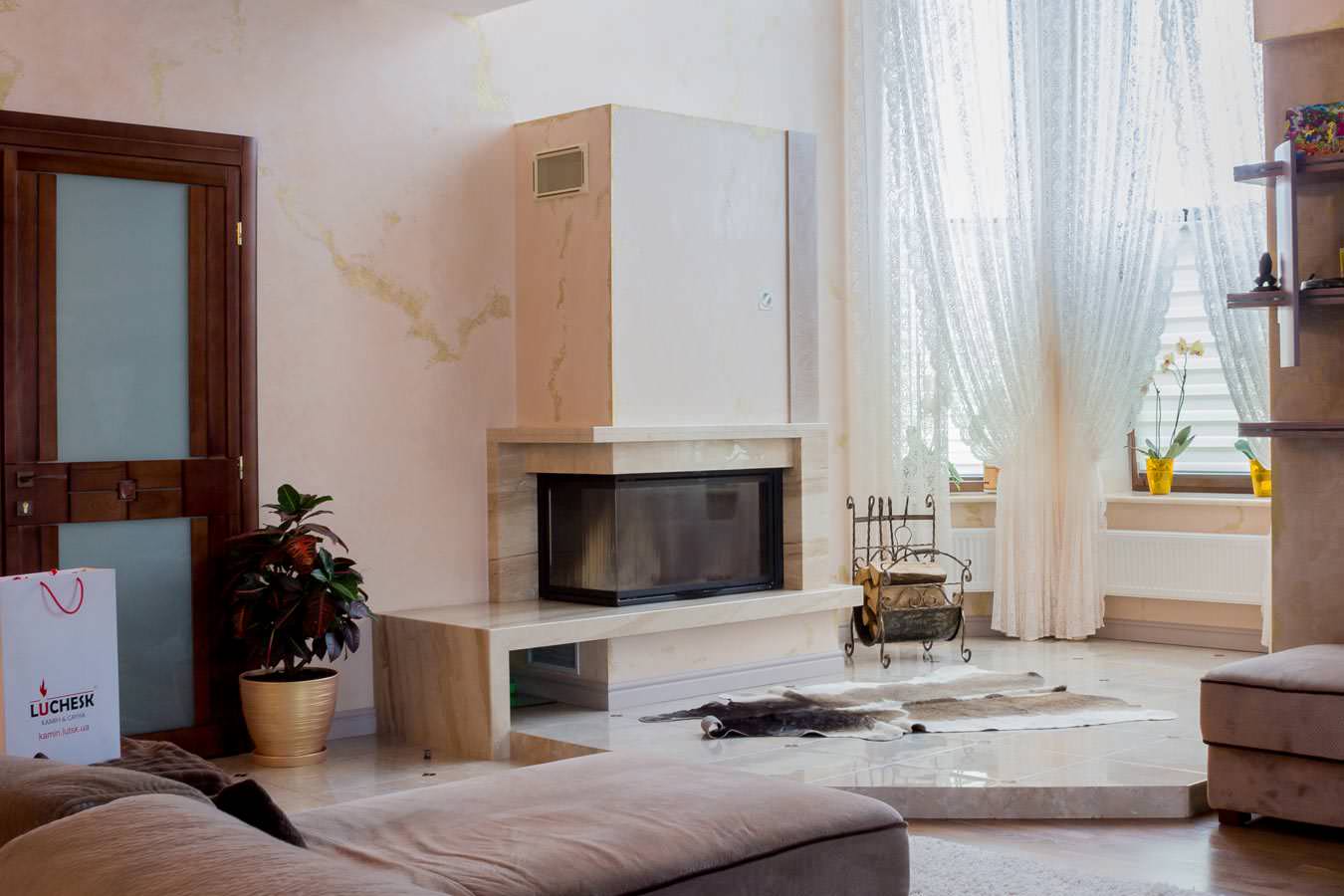 Обложка проекта: Современный камин с угловым стеклом