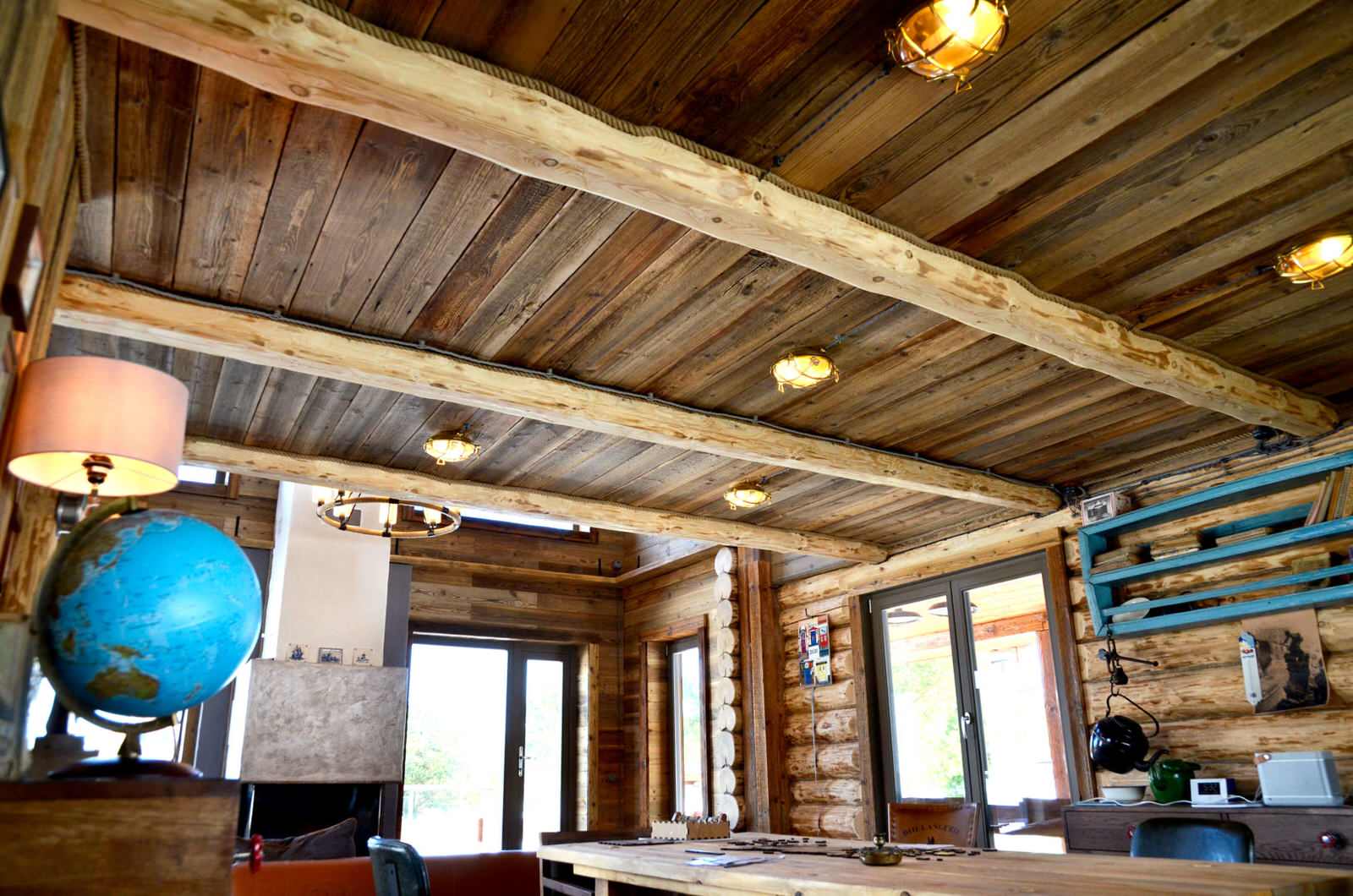 ВНУТРЕНЯЯ ОТДЕЛКА ДОМА В СТИЛЕ ШАЛЕ