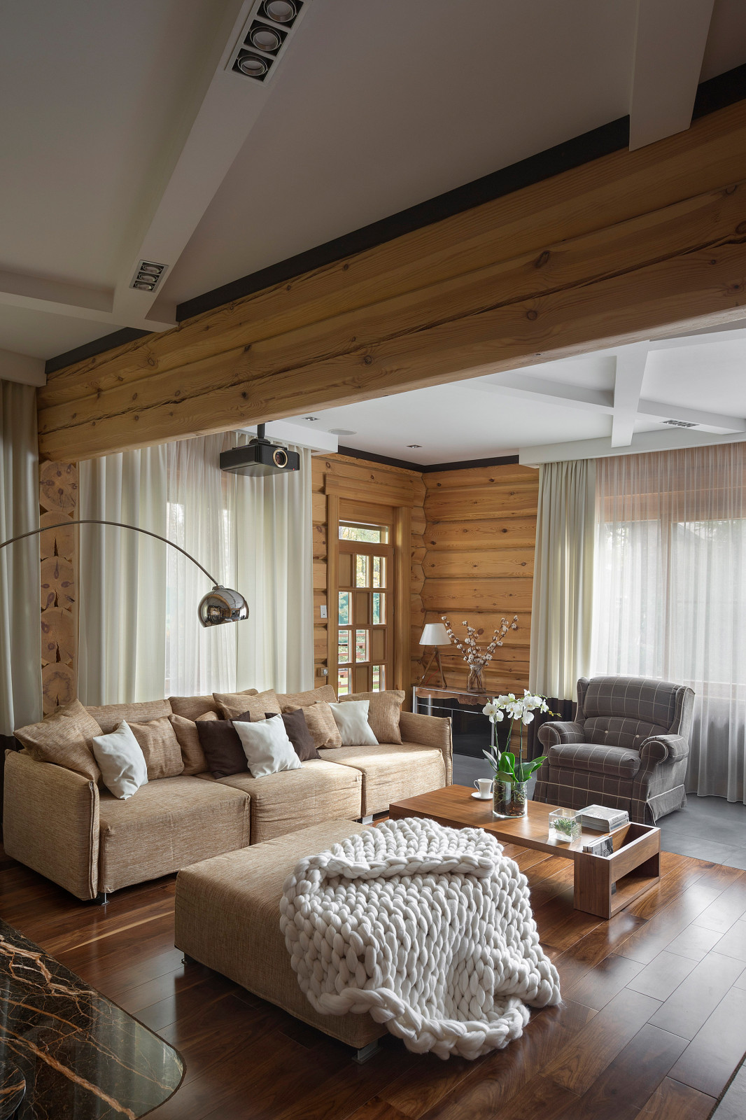 Дом под соснами