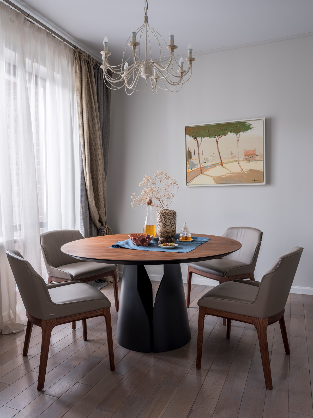 Обложка проекта: Современная квартира с искусством