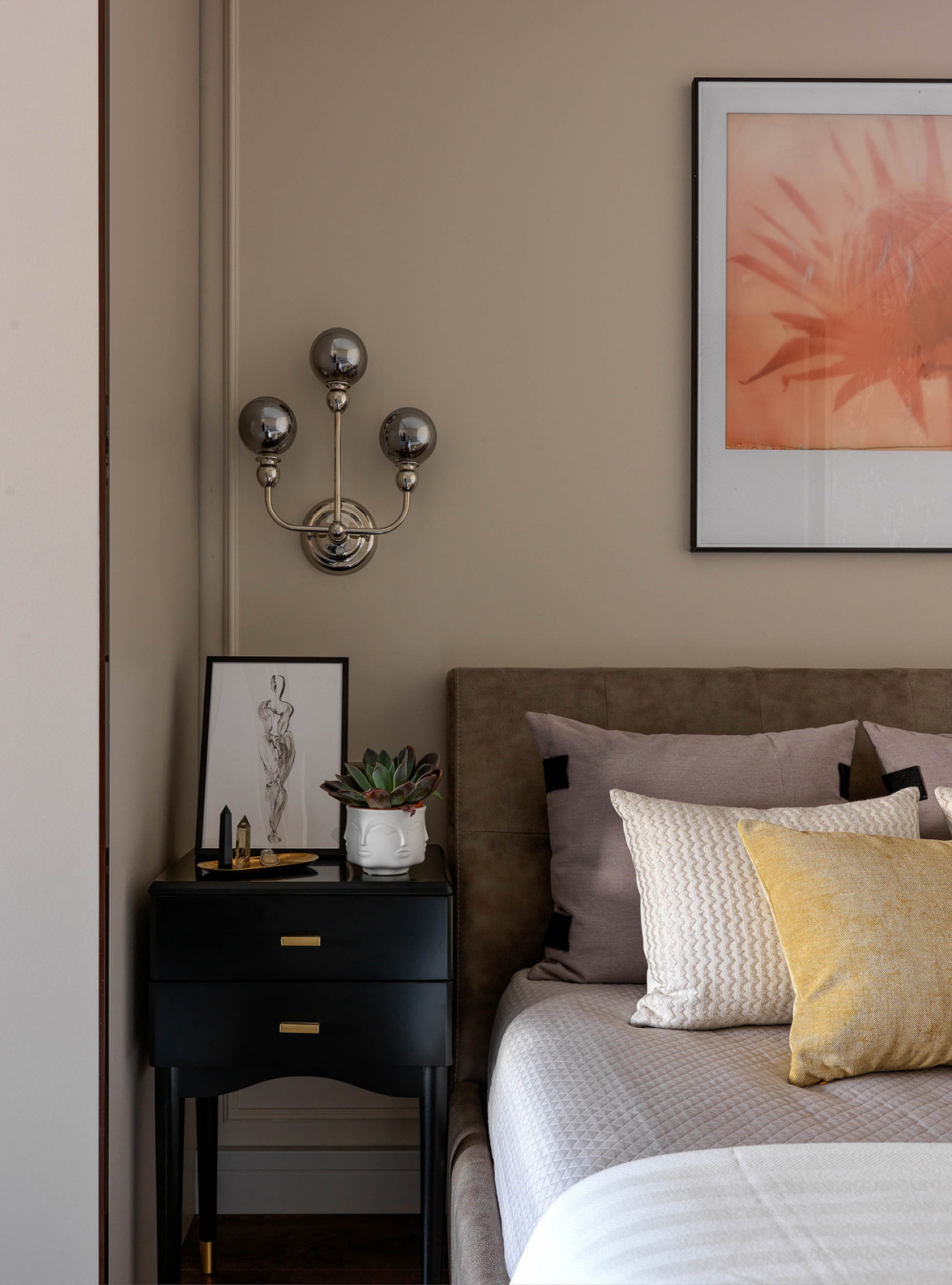 Apartment with a note of femininity