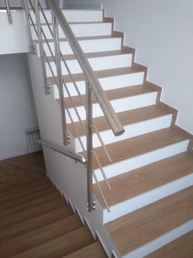 Лестница из керамогранита