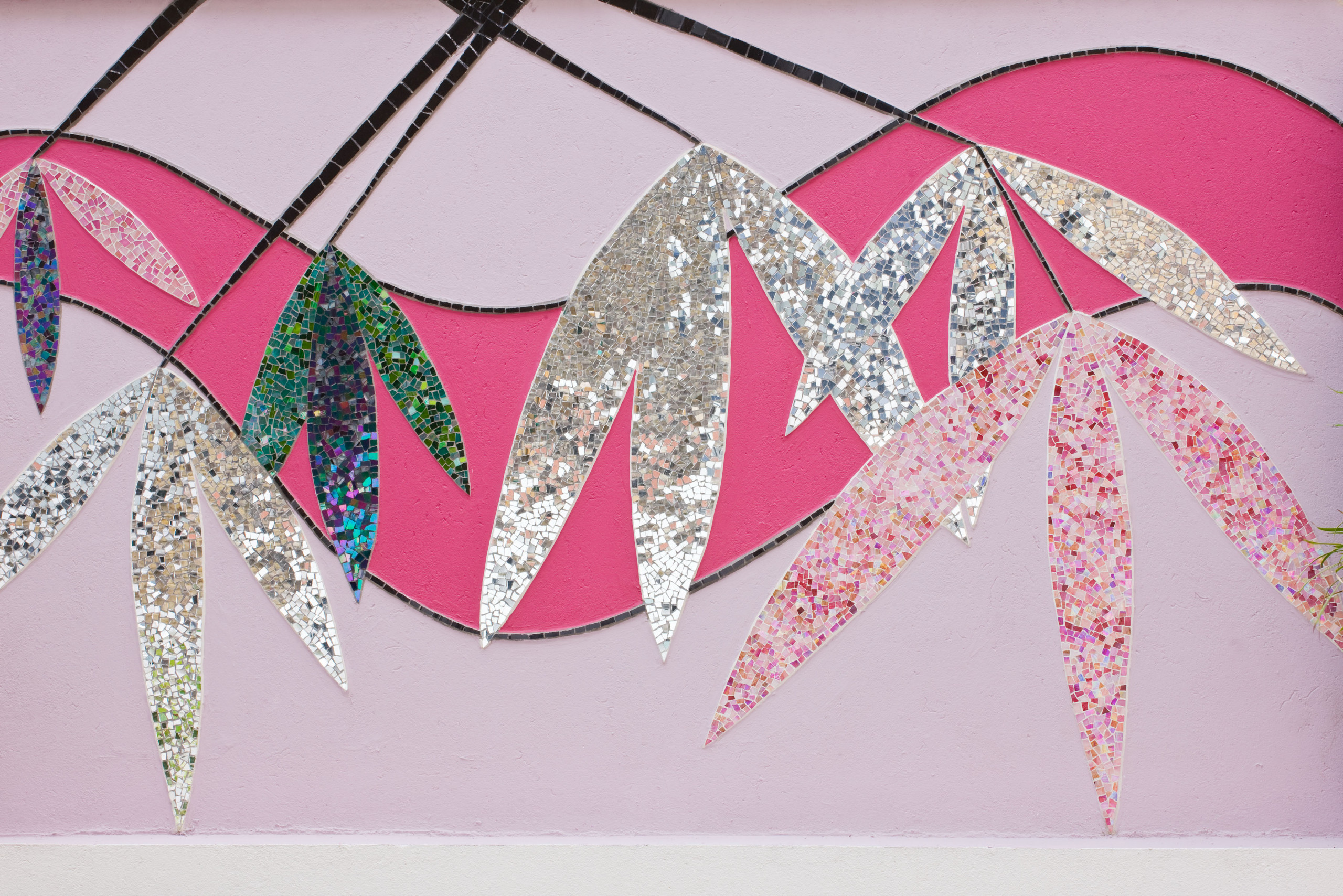 Зачем вам: Цветное стекло в саду