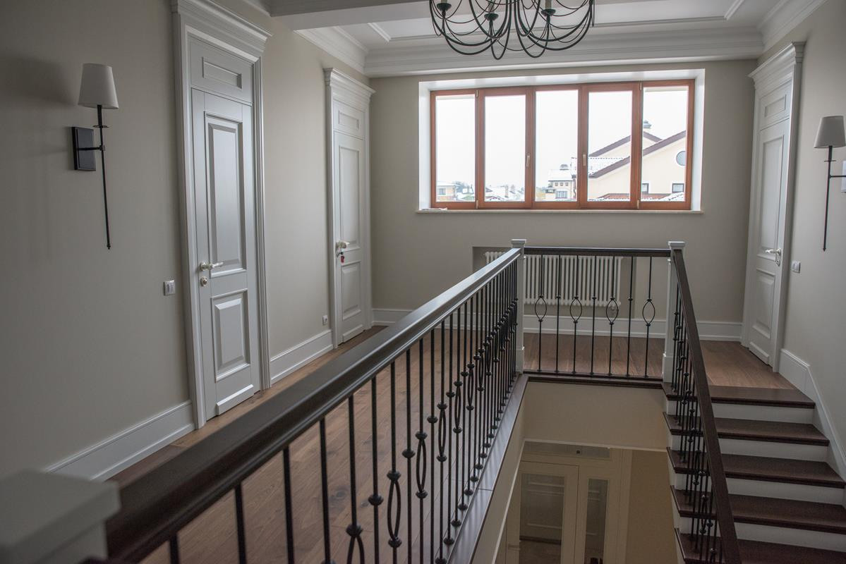 Столярные изделия в коттедж : лестницы, мебель, двери и тд.