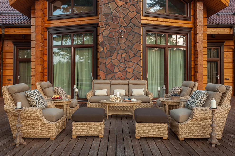 Деревянный дом в классическом стиле