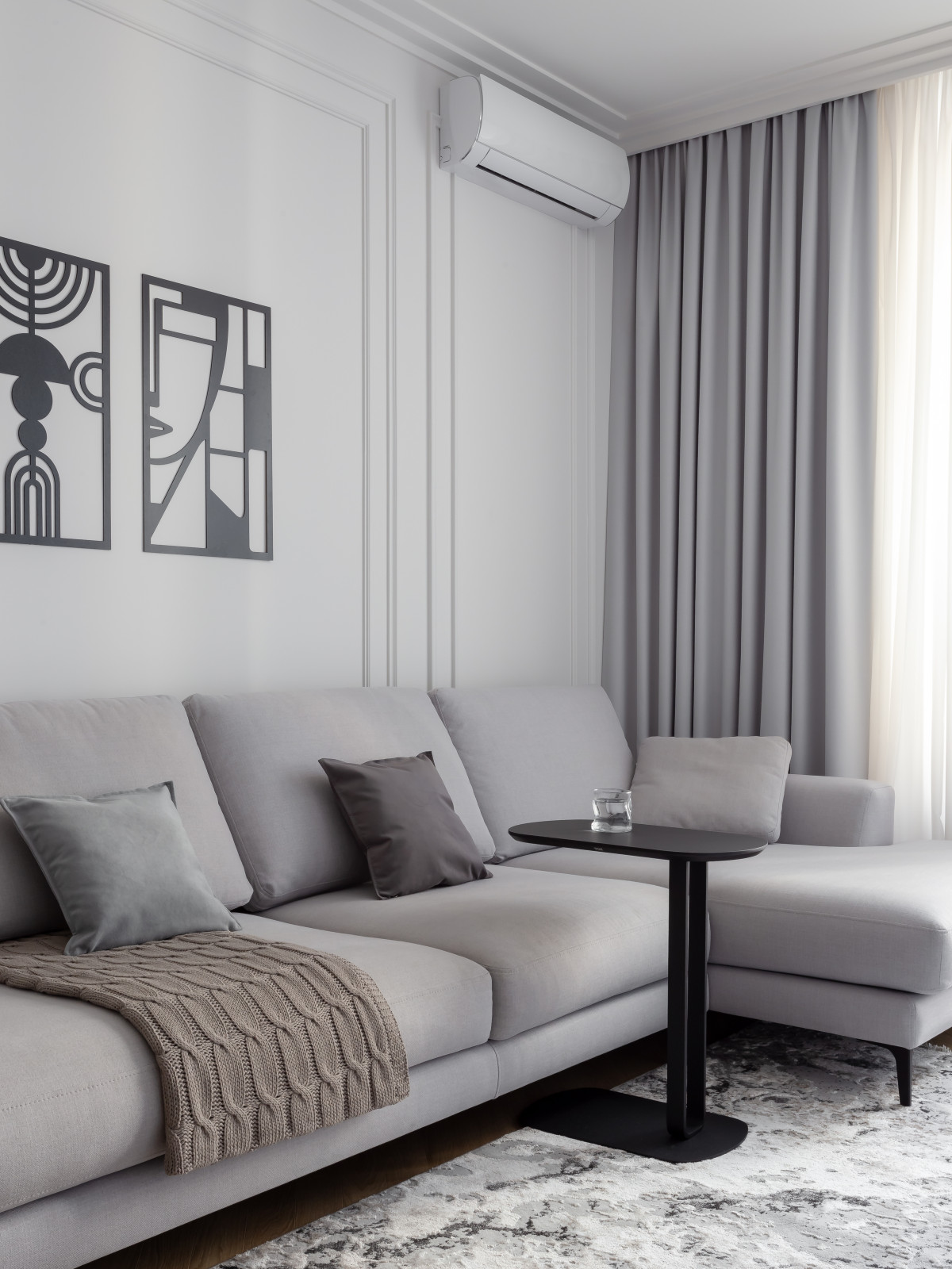 Графичный "Черно-белый" интерьер для студентки архитектурного ВУЗа