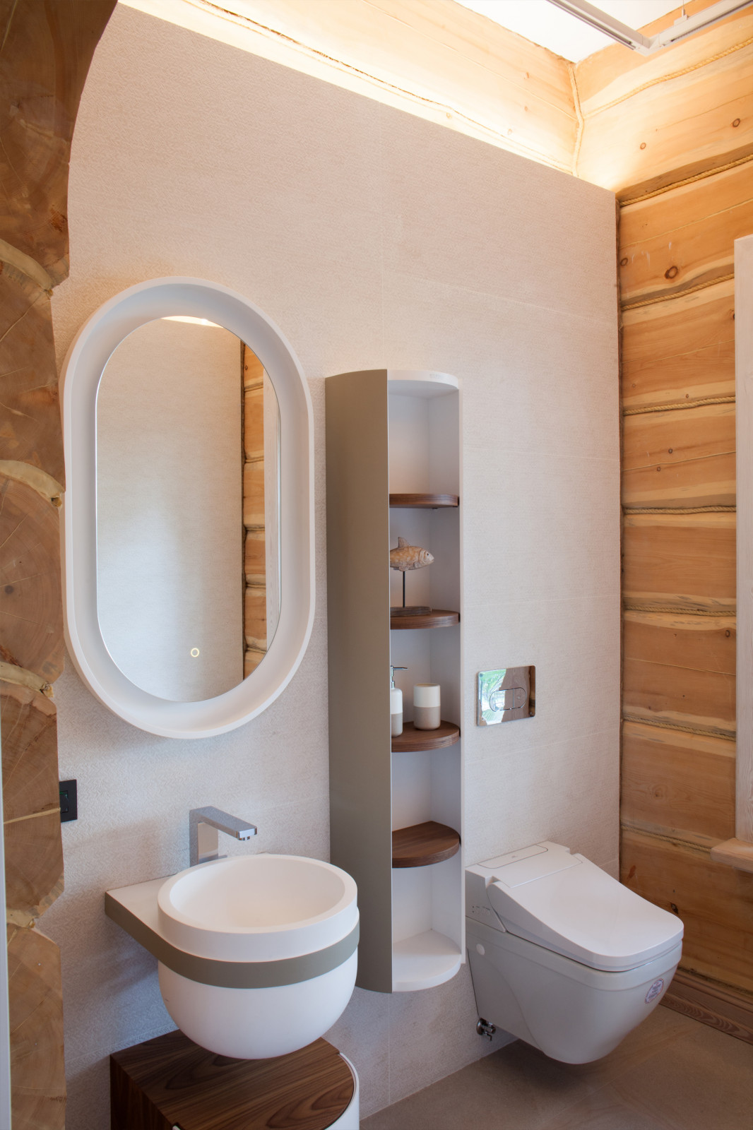 Изба с современным наполнением