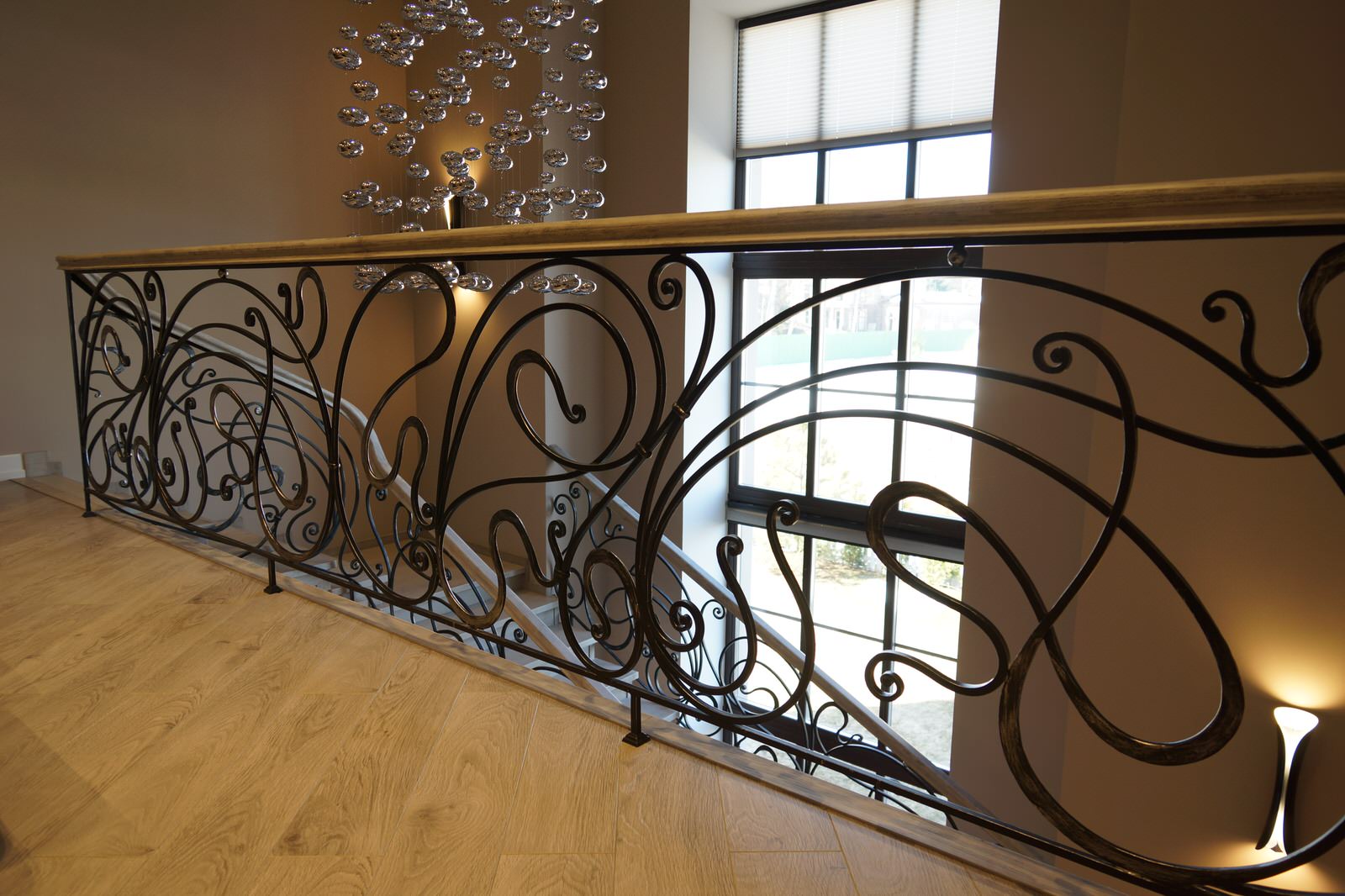 Кованное перильное ограждение в котеджном поселке Онегино