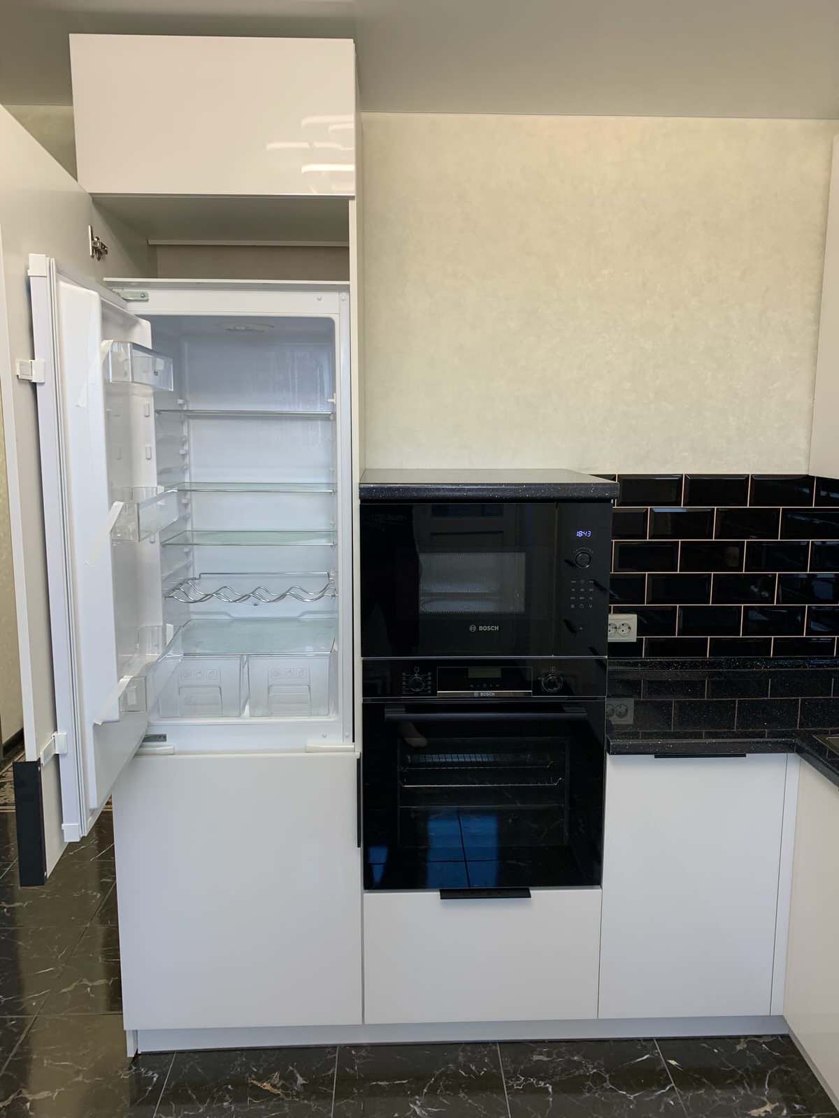 акриловое стекло белое.