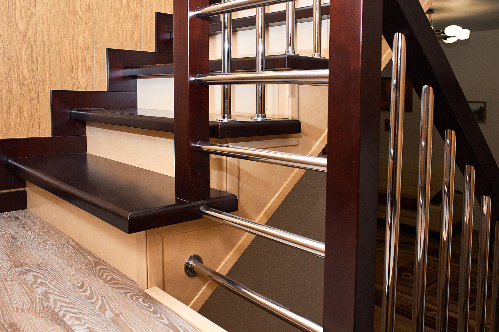 Лестница со шкафом