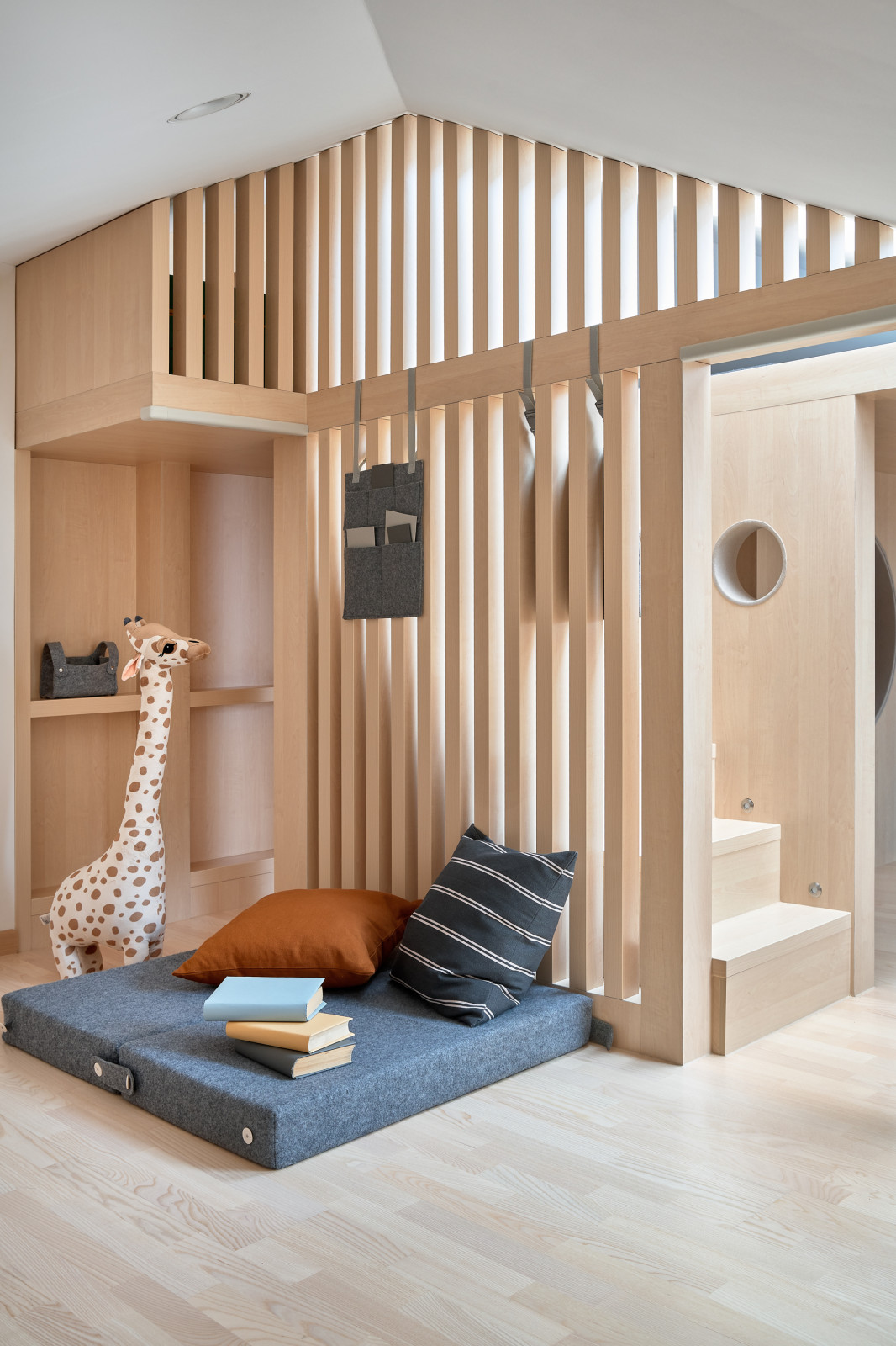 Мансарда для детей.  Публикация AD